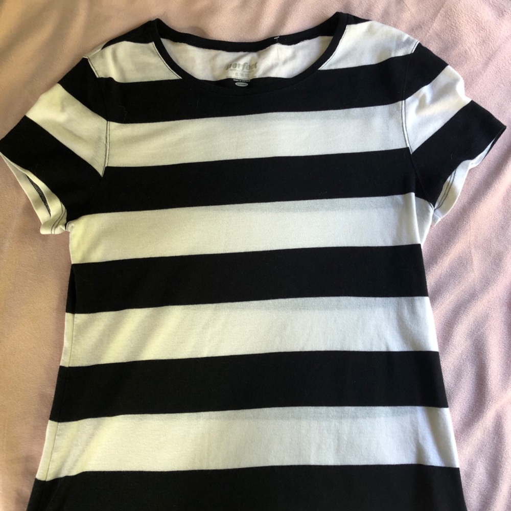 T-Shirt (NEVER WORN)